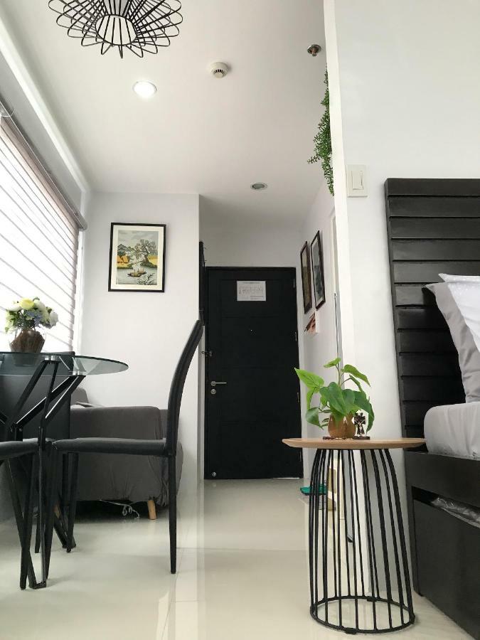 Cozy And Full Service Condo At The Heart Of Bacolod Buitenkant foto